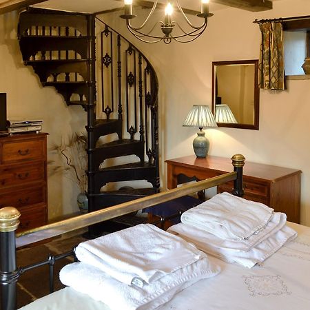 Mushroom Cottage Castleton  Ngoại thất bức ảnh